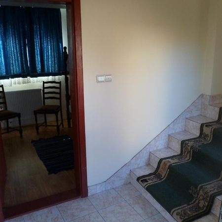 Hostel Olimpik نيجوتين الغرفة الصورة