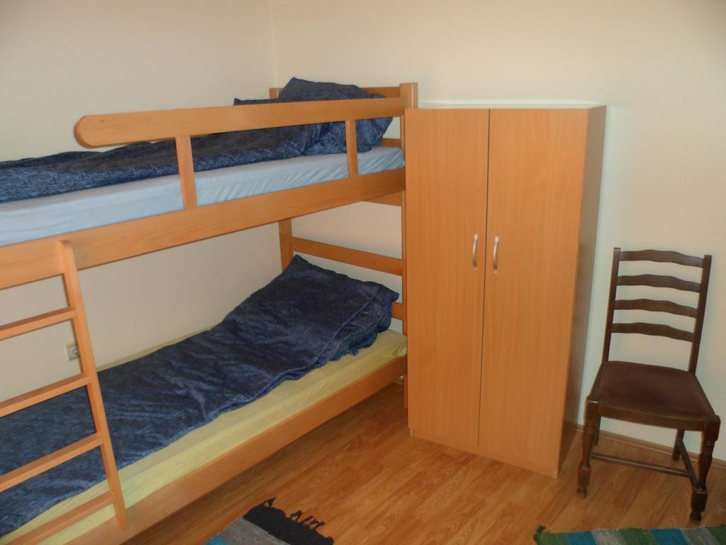 Hostel Olimpik نيجوتين الغرفة الصورة