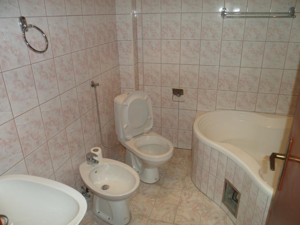 Hostel Olimpik نيجوتين الغرفة الصورة