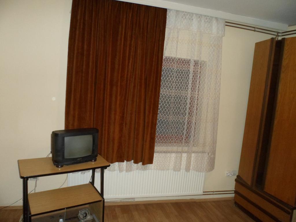 Hostel Olimpik نيجوتين الغرفة الصورة