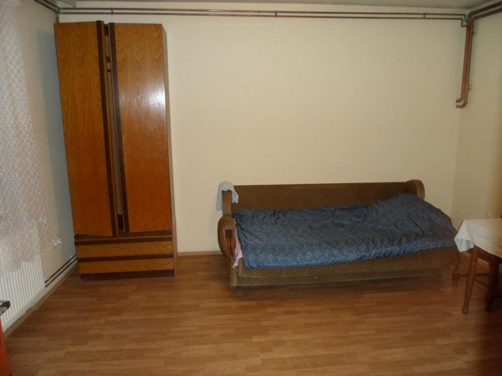 Hostel Olimpik نيجوتين الغرفة الصورة