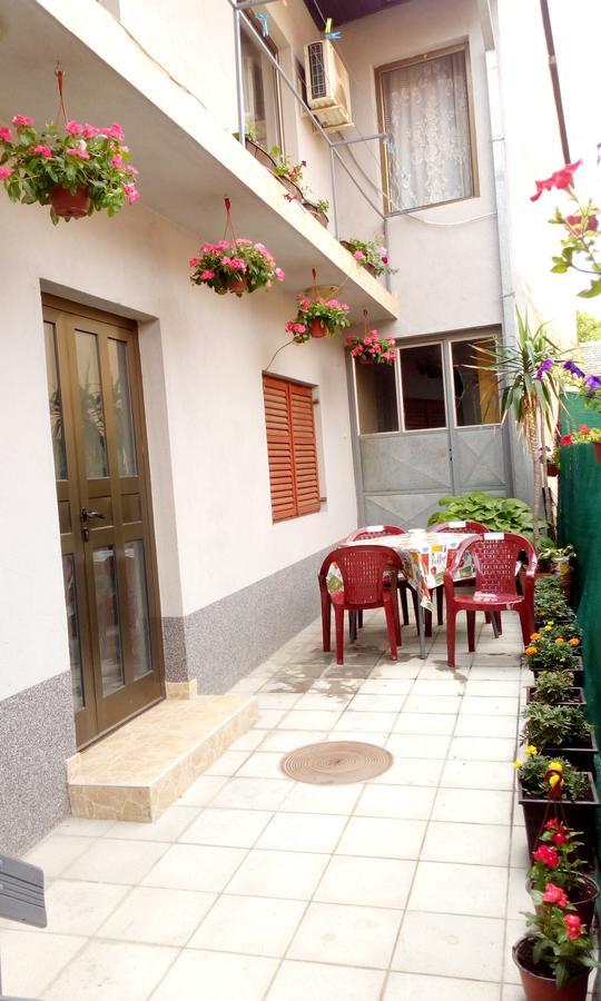 Hostel Olimpik نيجوتين المظهر الخارجي الصورة